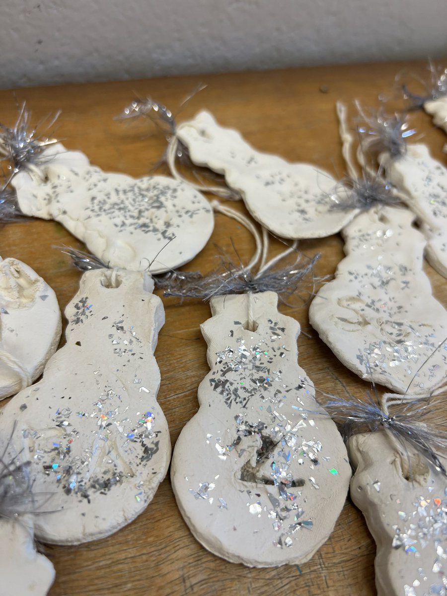 selby_grade1's tweet photo. More of our beautiful holiday creations ❤️ https://t.co/PjXFwImRSg