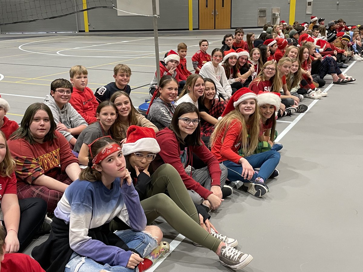 Getting ready to cheer on ⁦<a href="/MrFosterSMS/">Lucas Foster</a>⁩ in the SMS student-staff basketball game!