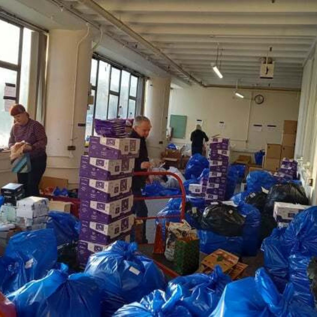 ⌛ The countdown is well and truly on! Our incredible delivery team is working around the clock to distribute all your amazing gifts in time for Christmas. A massive THANK YOU to each and every one of you who have joined this movement of kindness, we are so grateful 💚