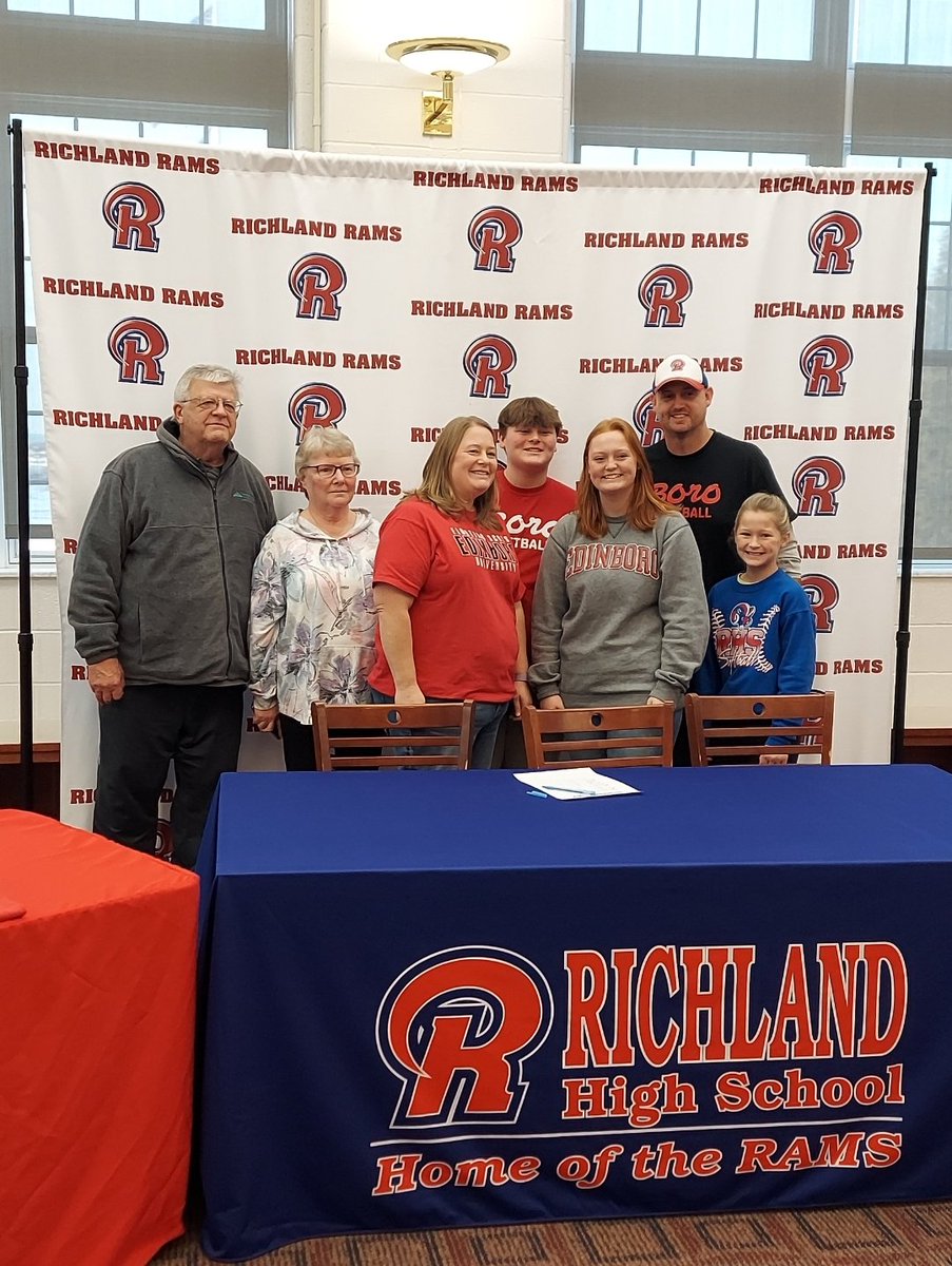 pghtigers05's tweet photo. Congratulations once again to our own Kendal Wadsworth, on officially signing her letter of intent to play softball and continue her academic career at Edinboro University!!
@kwadsworth012 @borosoftball1 @pghtigers
💪🥎🐯⚔️📃🖊
#tigers #scots #proud #signed https://t.co/uSyFaaDptc