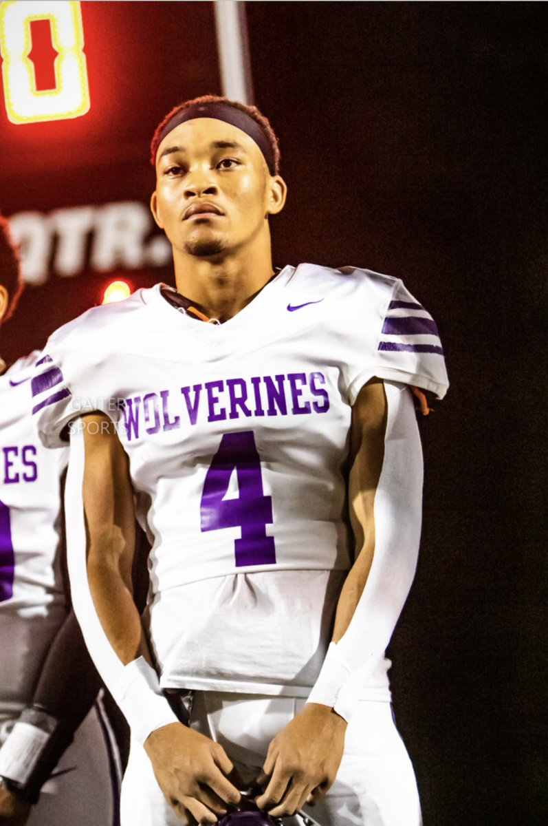 2023 Joshua Jones DB/SS/Nickel
(3.6 GPA) hudl.com/v/2HwuPj