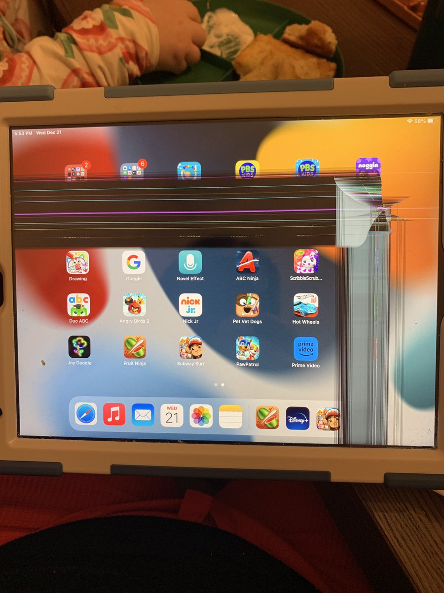 MrsDavidAES's tweet photo. Twitterverse, help me. Is this thing done? Fixable? It’s a 9th gen purchased in Dec ‘21. Glass on screen is not cracked. https://t.co/dlSWdwEd5D