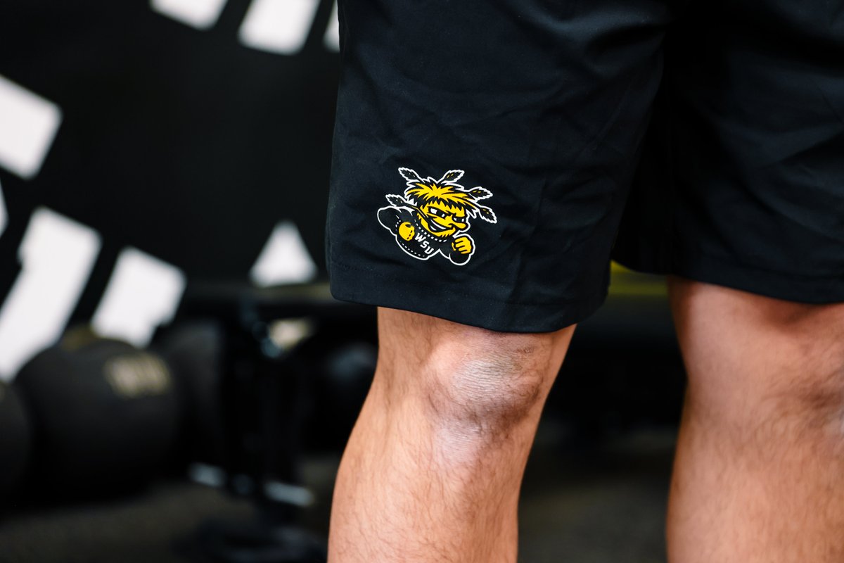 Giveaway Day 4⃣

A team polo, t-shirt and shorts all up for grabs! Please do not wear any of these items outside today, it will not go well for you

- RT
- Follow us