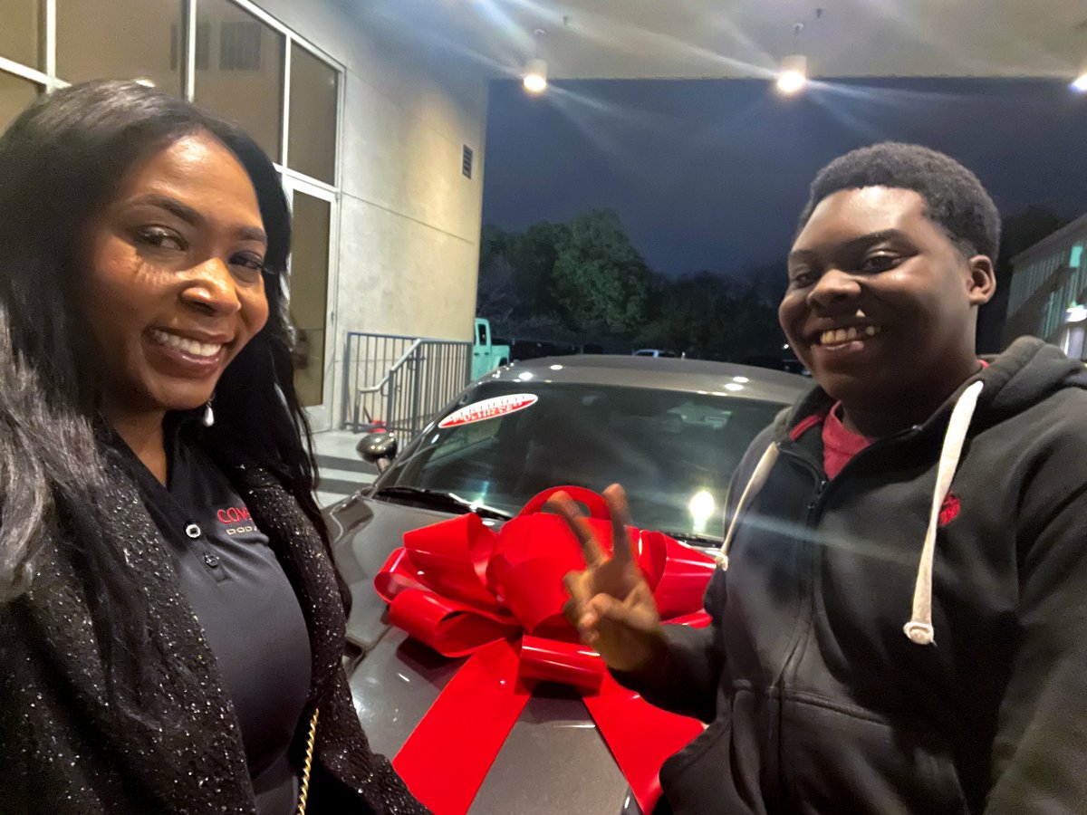 covertdodge's tweet photo. A big thank you and a Happy Holiday to Willie Taylor from Day and Covert Auto of Austin. Congratulations on your 2017 Dodge Challenger!
.
#CovertCDJR #Covert #CDJR #Dodge #DodgeChallenger #happyholidays https://t.co/qaEPljJVvZ