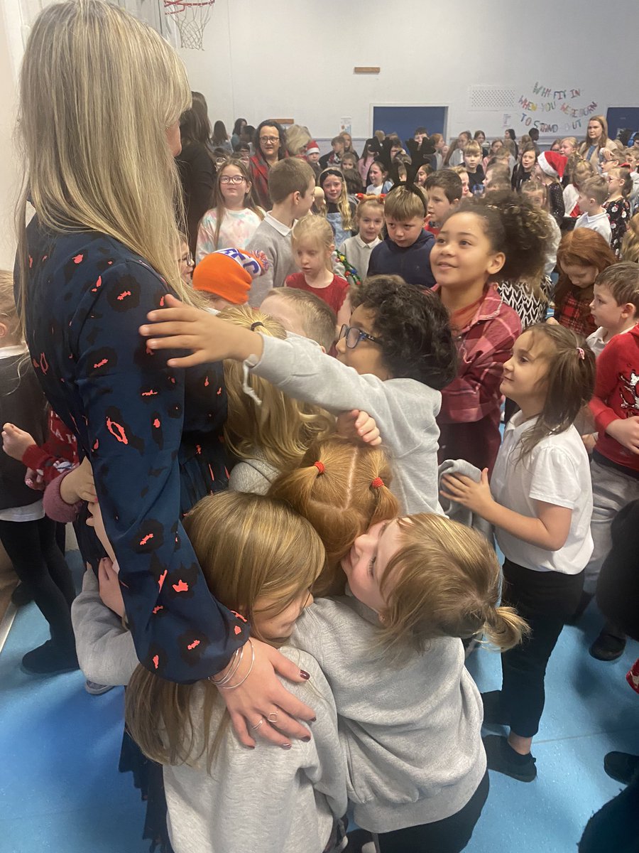 Quarryhill Primary School (@quarryhillp) on Twitter photo Today we say goodbye to Mrs Macdonald, who has been part of the Quarryhill community for the past 16 years. We would like to thank her for everything she has done at Quarryhill, and wish her the best of luck as she embarks on her new journey as Head Teacher of <a href="/BrambleBraeSch/">Bramble Brae School</a>. Today we say goodbye to Mrs Macdonald, who has been part of the Quarryhill community for the past 16 years. We would like to thank her for everything she has done at Quarryhill, and wish her the best of luck as she embarks on her new journey as Head Teacher of <a href="/BrambleBraeSch/">Bramble Brae School</a>.