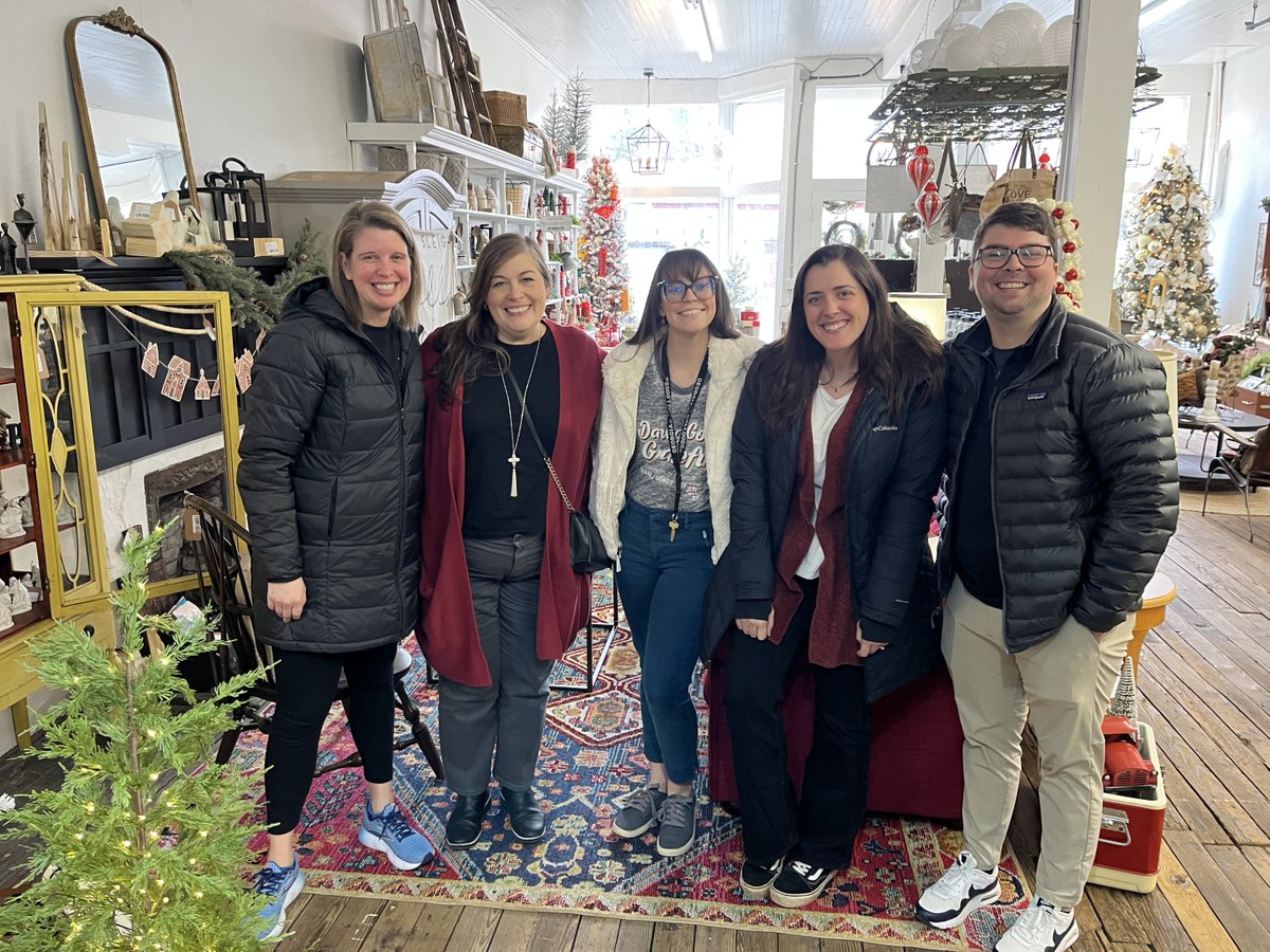 Hats off to a great semester from the Tull staff! They took a field trip during lunch today to @hello_lois_decor and happened to run into Tull faculty member <a href="/julie_mcginty/">Julie mcginty</a>. I guess everyone had the same idea for last minute holiday shopping!
