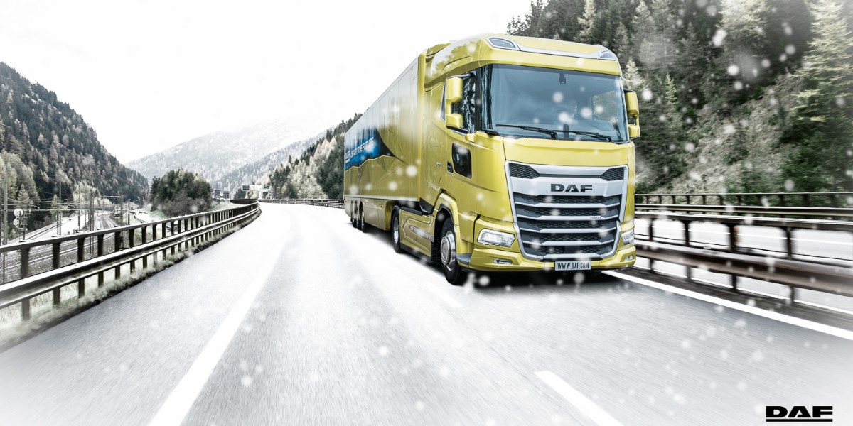 DafSpain's tweet photo. Ahora que ya ha llegado el invierno, imagínate pasarlo conduciendo el camión que #anticipaelfuturo en eficiencia, seguridad y confort para el conductor. https://t.co/X7y8S3jwHk