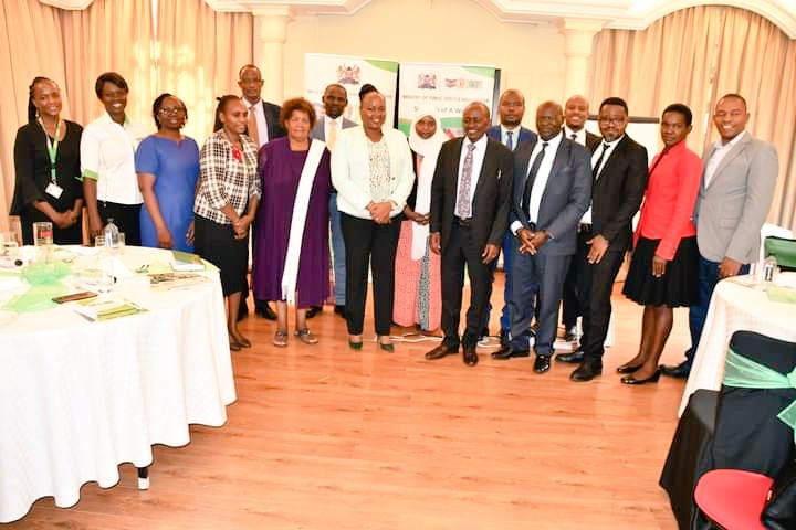 WEF_kenya's tweet photo. Earlier today, @PSNduva made a  familiarization tour at the @WEF_kenya offices. While receiving a copy of the Fund's SP,  she noted that the Fund had set pace in digitisation 
but also challenged the Board to find innovative ways to complement other Funds. @gender_ke @PSYGKenya https://t.co/1iFIWGMqLG