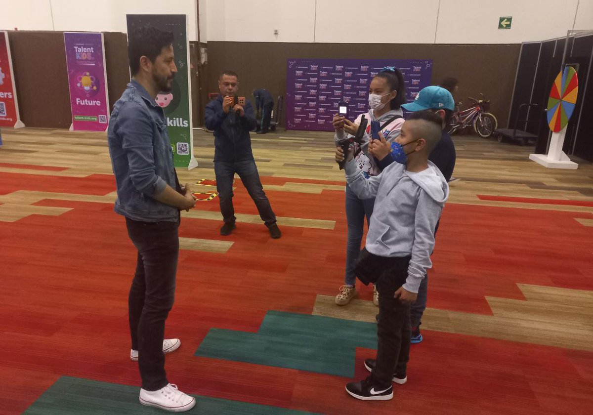 cypress_trendy's tweet photo. Inicia hoy y hasta el 7 de enero #TalentKidsCDMX en WTC y, por supuesto, ¡recibimos a los primeros periodistas infantiles! ¡Vaya qué talentazos! #OrgulloCyPress #CyPressTrendy https://t.co/5y8gdrIRWS