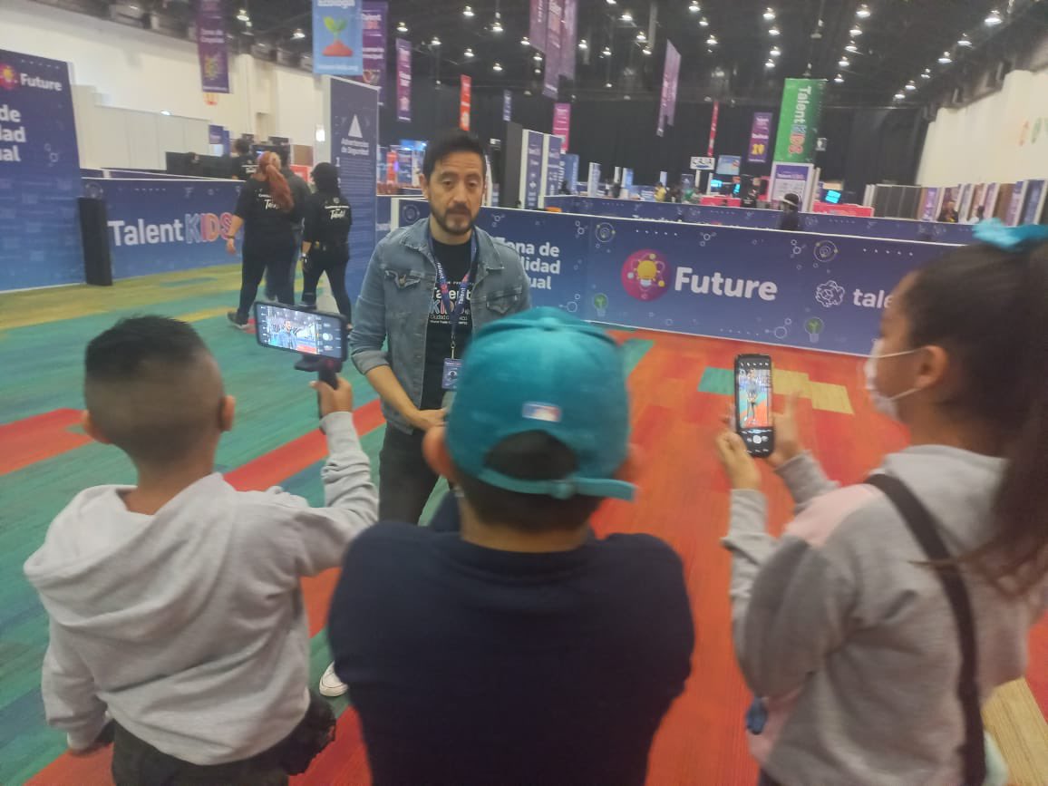 cypress_trendy's tweet photo. Inicia hoy y hasta el 7 de enero #TalentKidsCDMX en WTC y, por supuesto, ¡recibimos a los primeros periodistas infantiles! ¡Vaya qué talentazos! #OrgulloCyPress #CyPressTrendy https://t.co/5y8gdrIRWS