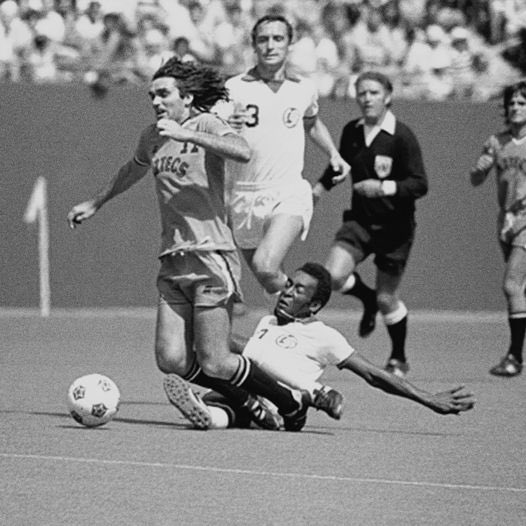 darrenlaughlin's tweet photo. @itvfootball George Best: “ He was so good that sometimes all you could do was foul him” (Pele) https://t.co/Z7YYGKNdcg