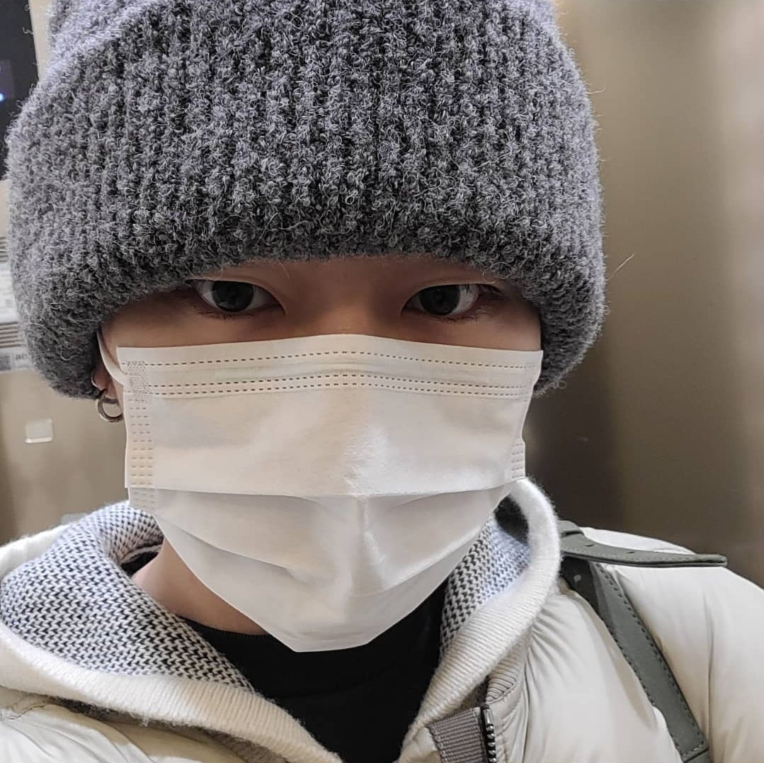 아가 잠 안 자구 모해..