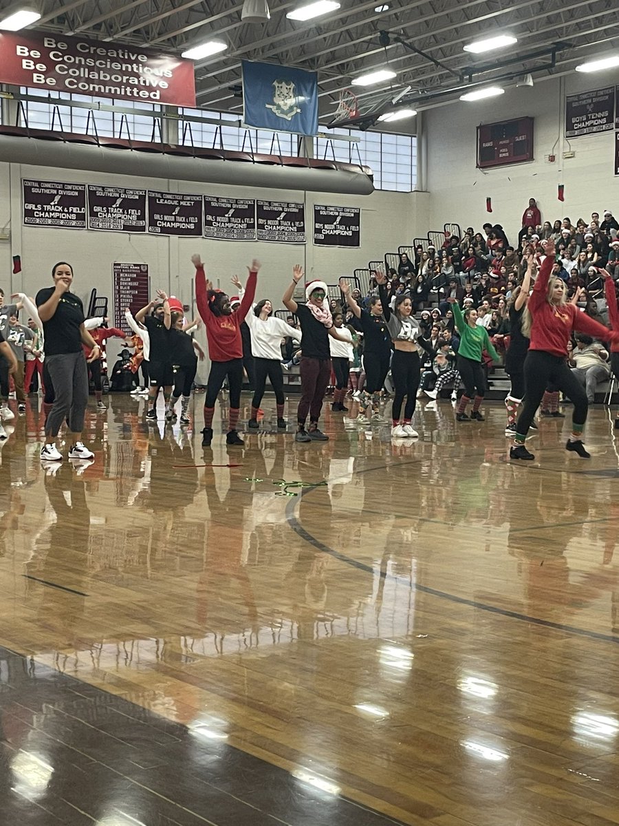 Courtney Decker tweet media