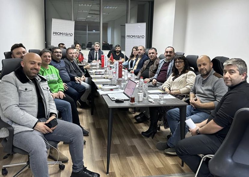 2022 yılının son PROMASİAD Yönetim Kurulu Toplantısı, Dernek Genel Merkez Ofis’inde gerçekleşti. 

Toplantıda derneğimizin 2023 yılı faaliyet takvimi görüşüldü. Alınan kararların sektörlerimiz için hayırlı olmasını diliyoruz.