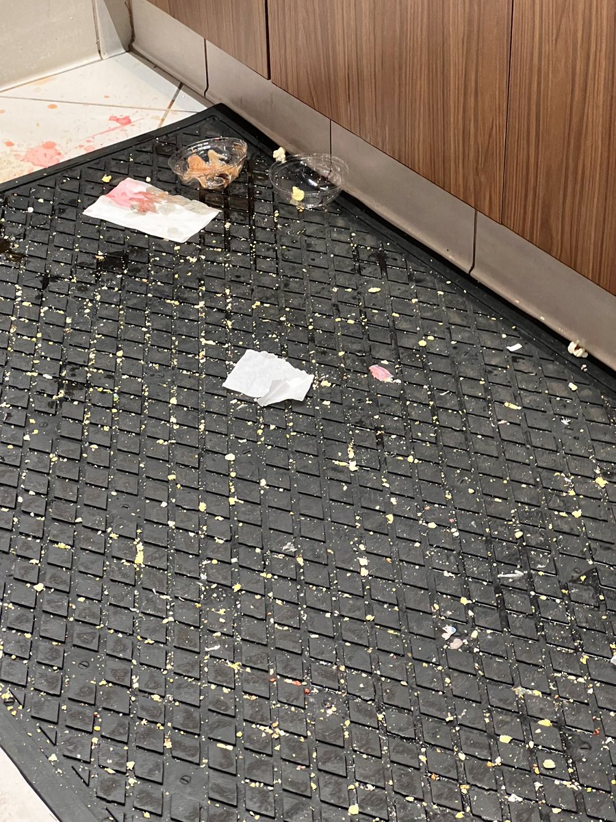 timotyler's tweet photo. Loved Avatar IMAX @AMCTheatres but you folks have some disgusting sanitation issues to resolve. https://t.co/P2iQMHFBES