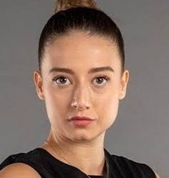 baykus gözlülük
pick me girl
zortlandıgında cevap verememe
varosluk seviyesi
gündemde kalabilmek icin insanları kullanma
acıtasyon ve manipüle etme

her seyleri asırı benziyor