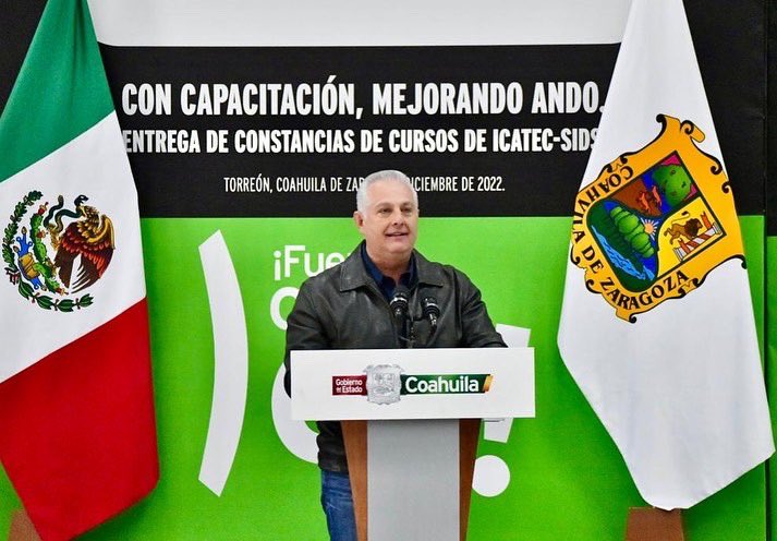 RomanCepeda's tweet photo. Esta mañana junto con el Gobernador @mrikelme hicimos entrega de constancias para las y los alumnos que concluyeron con los diferentes cursos de capacitación por parte del #ICATEC. https://t.co/gntT0ZDIpd
