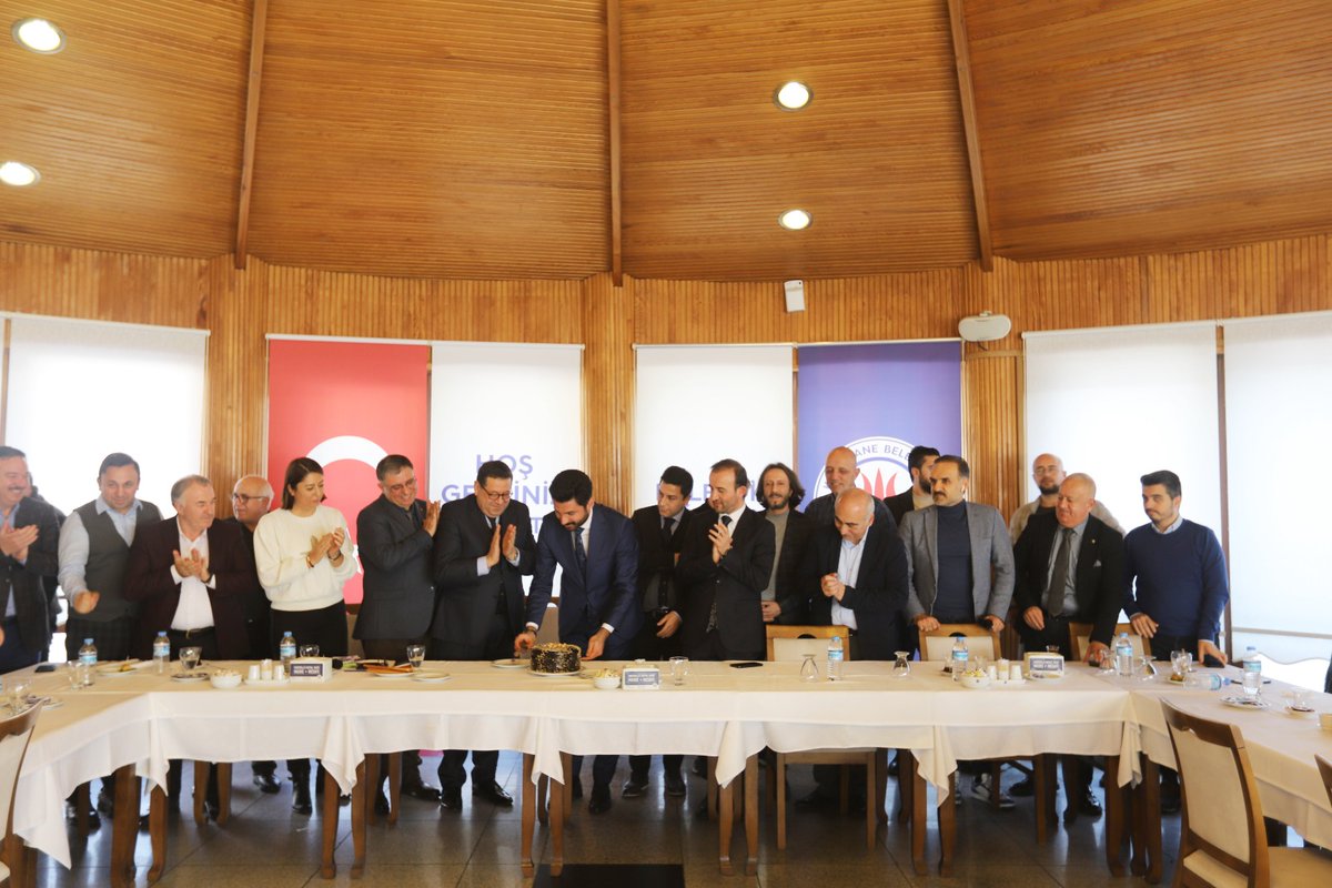 Basın Danışmanları (@basin_platform) on Twitter photo Bugün Kağıthane Belediyesi Basın Danışmanı Hüseyin Irmak'ın organizasyonuyla bir araya gelmenin mutluluğunu hep birlikte yaşadık. Toplantımızın onur konuğu DHA Genel Müdürü sayın Celal Korkut oldu. <a href="/bigcheff/">Celal Korkut</a> ve <a href="/KagithaneBelTR/">Kağıthane Belediyesi</a> <a href="/MevlutOztekin/">Mevlüt Öztekin</a> başkanımıza çok teşekkür ederiz. Bugün Kağıthane Belediyesi Basın Danışmanı Hüseyin Irmak'ın organizasyonuyla bir araya gelmenin mutluluğunu hep birlikte yaşadık. Toplantımızın onur konuğu DHA Genel Müdürü sayın Celal Korkut oldu. <a href="/bigcheff/">Celal Korkut</a> ve <a href="/KagithaneBelTR/">Kağıthane Belediyesi</a> <a href="/MevlutOztekin/">Mevlüt Öztekin</a> başkanımıza çok teşekkür ederiz.