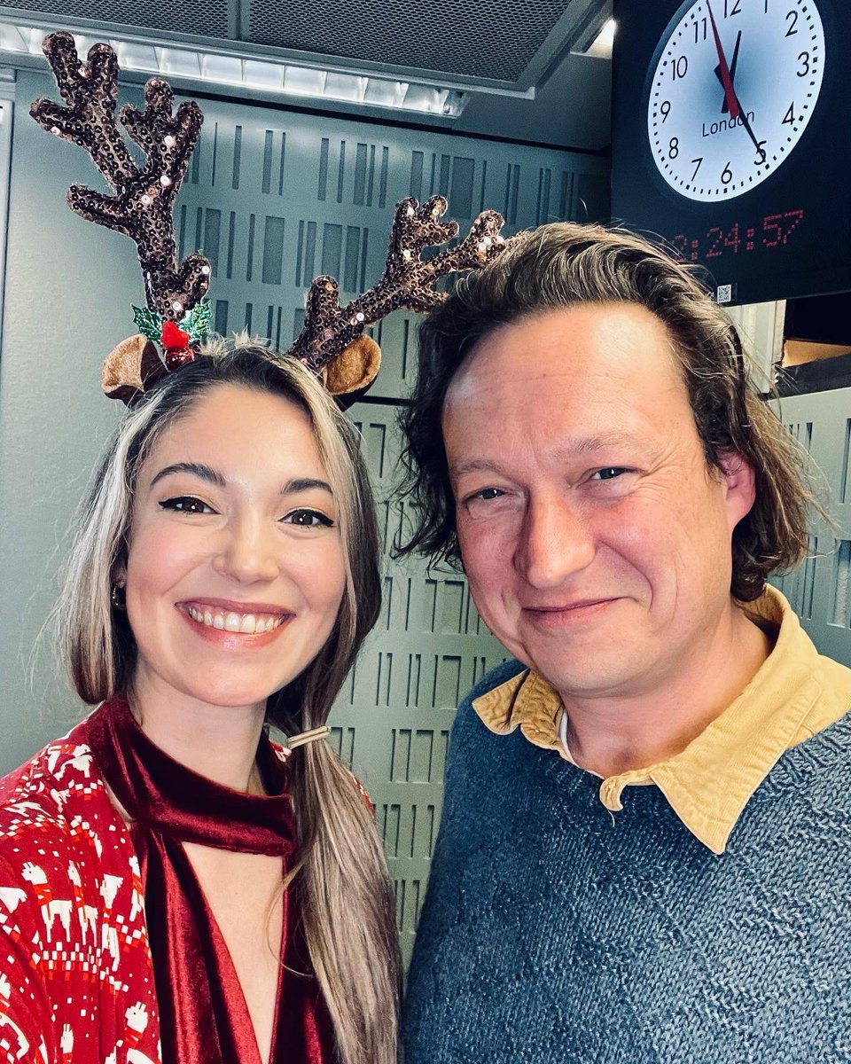 The new Bad People Christmas special (pt 2) is up! 

I spoke with some of my fave <a href="/BBCSounds/">BBC Sounds</a> podcast hosts, incl <a href="/ggatehouse/">Gabriel Gatehouse</a> about his series The Coming Storm, which explores conspiracies in 🌎 politics

bbc.co.uk/programmes/p0d…