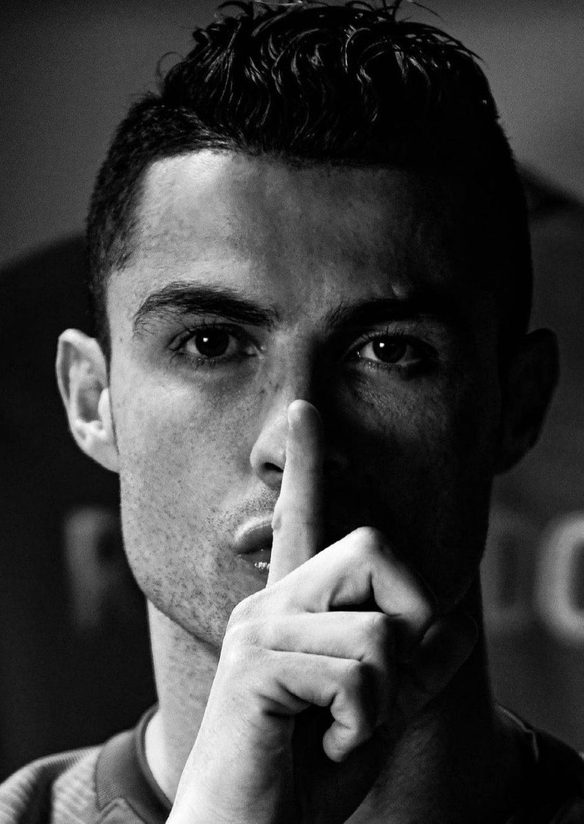 7zlttan's tweet image. ثريد | إنعاش الذاكرة على من هو افضل لاعب في تاريخ كرة القدم 
كريستيانو رونالدو