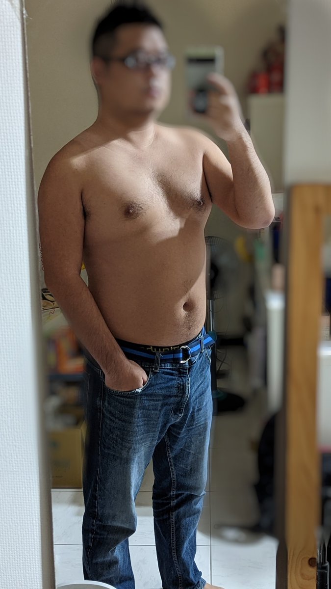 有沒有那間公司接受穿這樣上班的？😁
快來錄取我～❤️

(搬家公司？)
(很不愛穿衣服)
(只愛全裸)