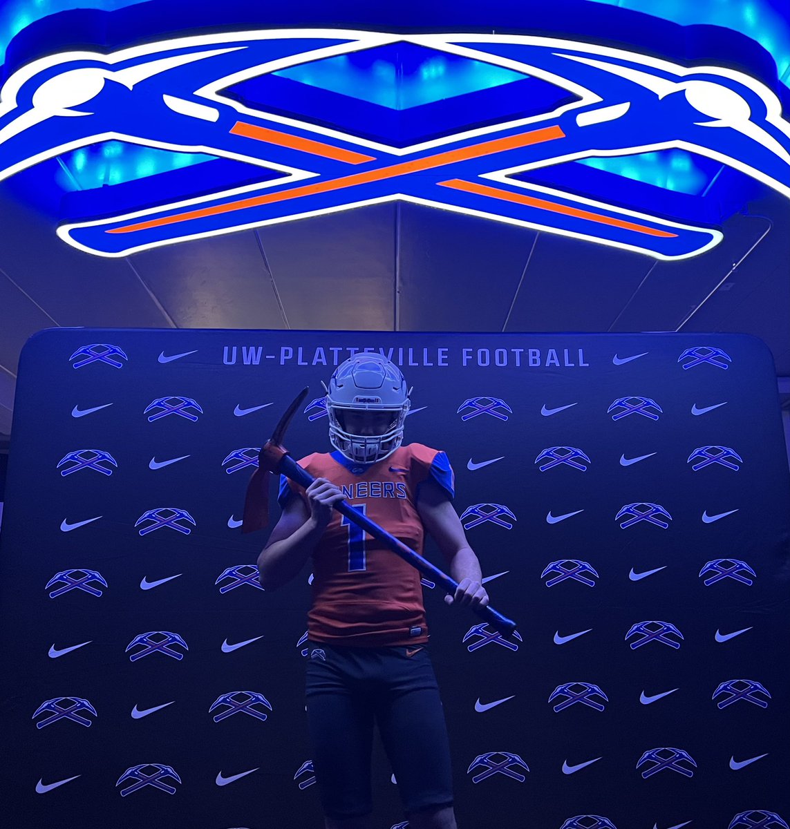 Carson Gold tweet media