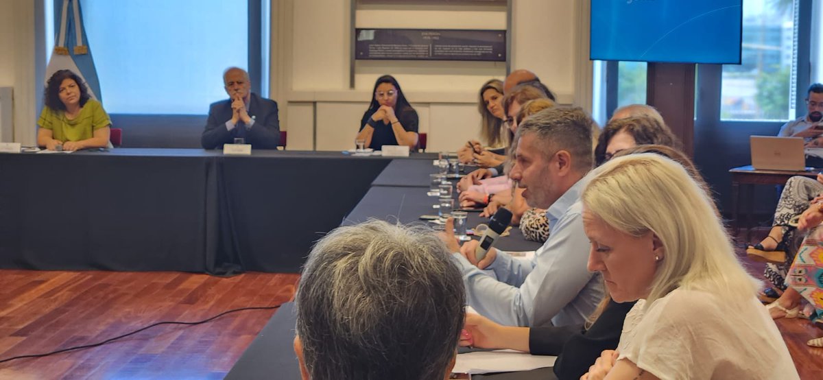 leogorbacz's tweet photo. Hoy participamos de la última reunión del año de #CONISMA encabezada por la Ministra de Salud y con participación de ministros y ministras de todo el país, repasando las acciones interministeriales iniciadas y las que se encuentran proyectadas para cumplir la ley 26.657-sigue- https://t.co/B2nWvdwpnT