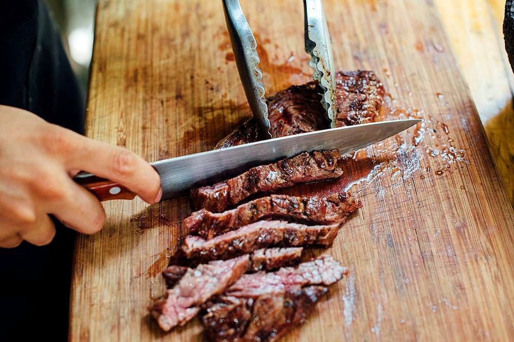 EasyHowToBBQ's tweet photo. Steak 🥩 it’s not just for weekends. #Bbqwisdom #bbqlife https://t.co/gkzhBUBaZT