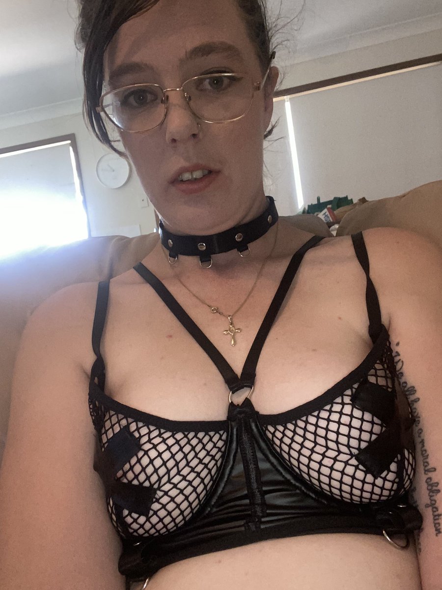 AnyHoleUWant's tweet photo. Let me teach you! 😈 subscribe to my OF for MUCH MUCH more! First week is free😉 https://t.co/78cP0eFxAq #onlyfansgirl #onlyfansbabe #subdom #nsfw #nsfwtwt #freecontent #sellingcontent #buyingcontent https://t.co/fH5Z2uVa2M