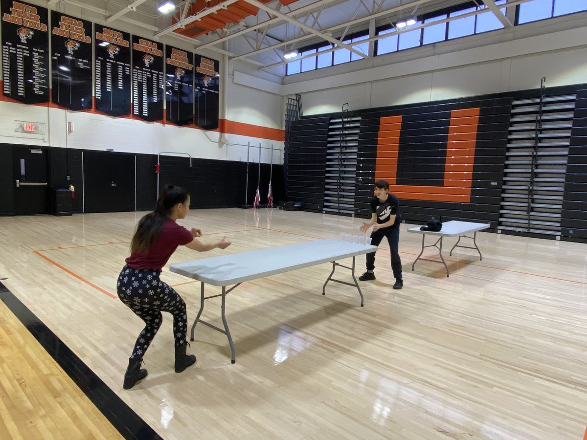 More holiday challenge activities in PE this week. @tigers_ue <a href="/hark04/">Tim Harkness</a> <a href="/UECSDTigers/">UECSD Tigers</a>