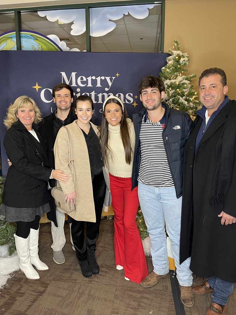 chandler7770's tweet photo. #lpchristmas https://t.co/nlUtJE9v9X