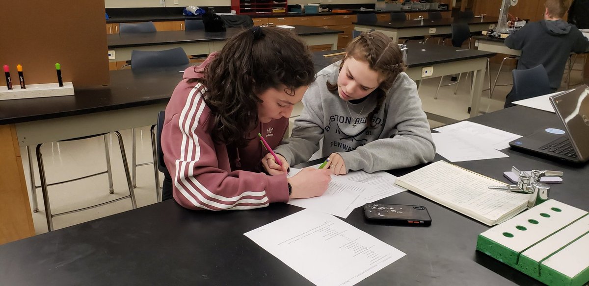 UxbridgeSciOly's tweet photo. With the year coming to a close, #TeamUXB are a month away from their first competition. Prep pace has been picking up recently, along with nerves of wanting a good first showing. #SpartanPride #embracecontest #continuallygrowingandlearning Knowledge seekers are studying. (2/2) https://t.co/dXRIM9gApO
