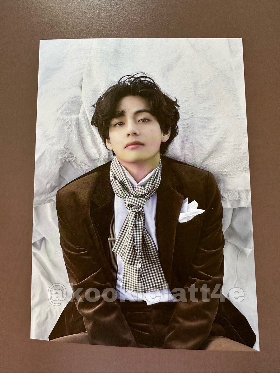 jeongtokio's tweet photo. Hilo de fotografías: Algunas ARMY's ya les llegó el Photo-folio de #Taehyung ‘Veautiful days’

@BTS_twt #BTSV #V https://t.co/sn5gnejNKv