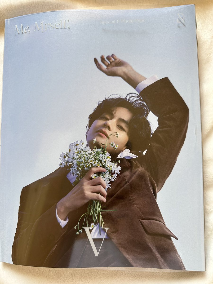 jeongtokio's tweet photo. Hilo de fotografías: Algunas ARMY's ya les llegó el Photo-folio de #Taehyung ‘Veautiful days’

@BTS_twt #BTSV #V https://t.co/sn5gnejNKv