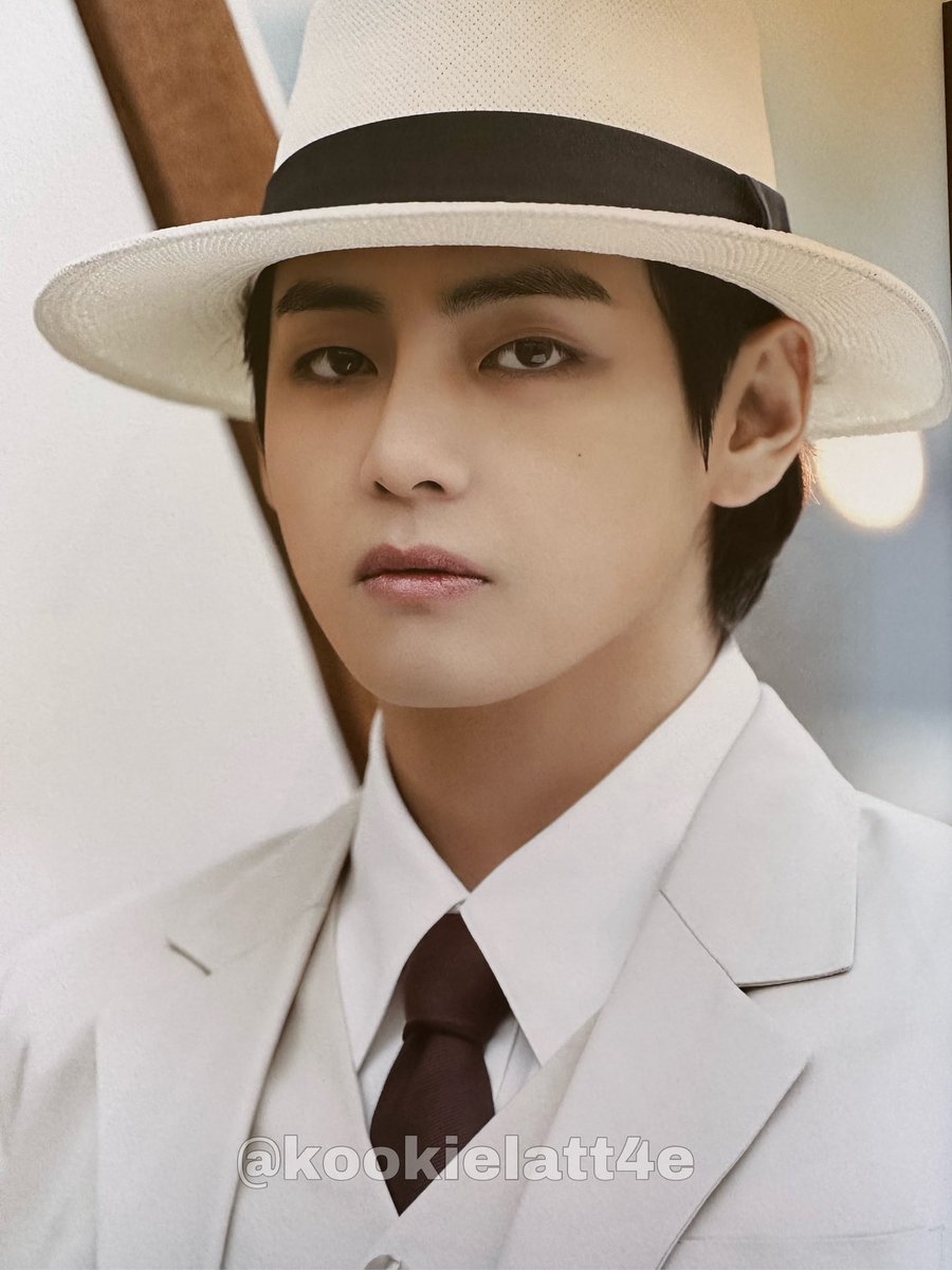 jeongtokio's tweet photo. Hilo de fotografías: Algunas ARMY's ya les llegó el Photo-folio de #Taehyung ‘Veautiful days’

@BTS_twt #BTSV #V https://t.co/sn5gnejNKv