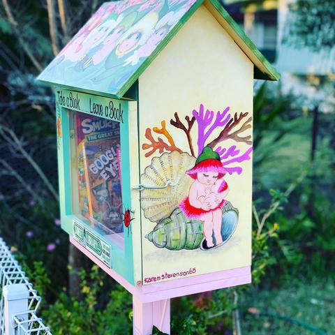statelibrarynsw's tweet photo. Wherever you live, chances are there’s a @streetlibraryau near you! We uncovered six splendid #StreetLibraries in #Openbook magazine, from Springwood to St Leonards, Matraville to Mudgee. #Top10MostRead #Openbook

Read the story: https://t.co/DENqFT0jQ8 https://t.co/rWpH59GHYa