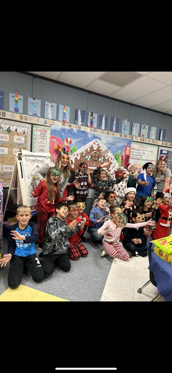 MrsDzierzek's tweet photo. The best day EVER celebrating with all our families! Happy Holidays @brewsterschools @Miss__Corbett https://t.co/O3EEXslEyB