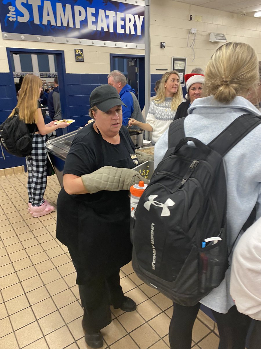 ParksideCI's tweet photo. A HUGE thank you to Bev and Denise, who served 350 people today for our Turkey Din-Din - a tradition that had been on hold during the pandemic. So much happiness in one cafeteria! #turkey #dinner @TVDSBcares #EC4Learning @TVDSB https://t.co/H97cXsjzL8