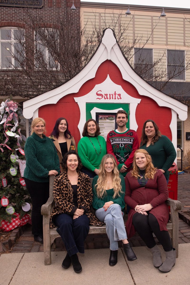 shawnalake's tweet photo. Happy Holidays from our family to yours! 
#happyholidays #merryeverything https://t.co/BNCwWEJSHp