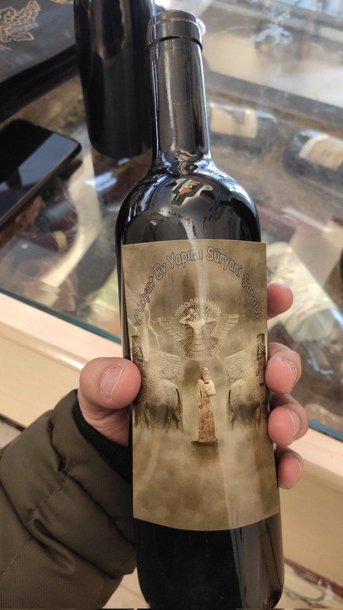 Herkese merhaba yıl başına özel çekiliş yapıyoruz😊 Sayfayı takip edip bu twiti favlayan ve RT yapan 3 şanslı kişiye özel yapım şarap gönderiyoruz 🎁 Şansınız bol olsun ❤️ Çekiliş 30 Aralık 14:00 da sonuçlanacaktır🙏

#çekiliş #hediye