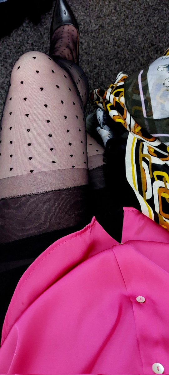satin_laura's tweet photo. 💋🩷🖤🦵👠👗❤️‍🔥❤️

#stockings #satinblouse #satin #blackstockings #sheerstockings #cervinstockings #zarablouse #scarf #nylon https://t.co/uIJBIk48ld