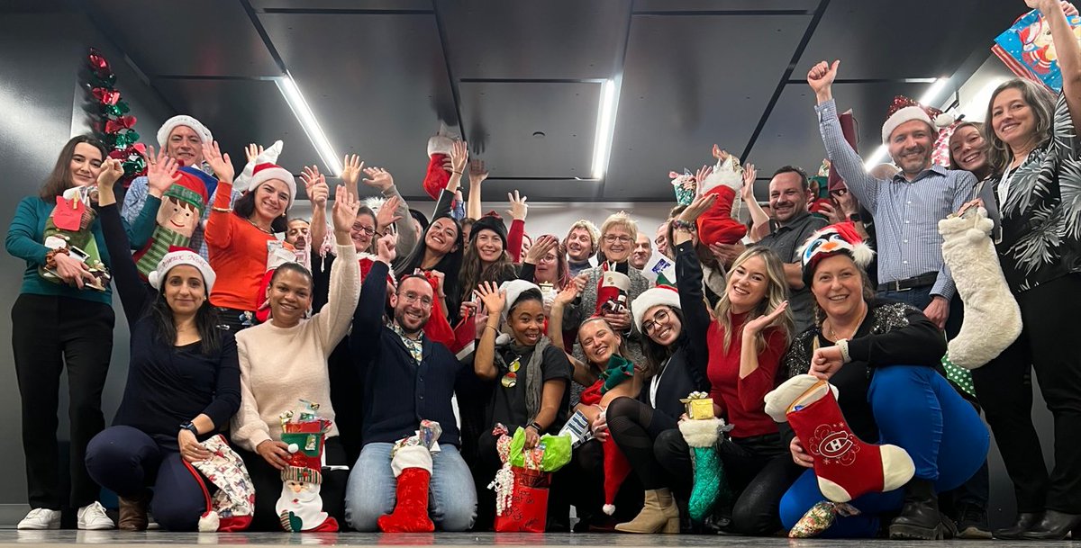 IVADO_Qc's tweet photo. 🎄🌟 On vous souhaite de joyeuses fêtes en santé et de meilleurs vœux pour 2023 ! / We wish you happy healthy holidays and best wishes for 2023! 🎄🌟 https://t.co/tE2rfJayOI