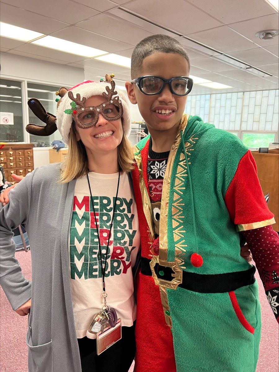 AIU_SpecEdDiv's tweet image. Smiles abound after an incredible week of festivities! Thanks to all of our hardworking teachers and staff for making this holiday season an unforgettable one! Happy Holidays! See more photos on our Spotlight on Special Education blog: aiu3.net/site/Default.a…