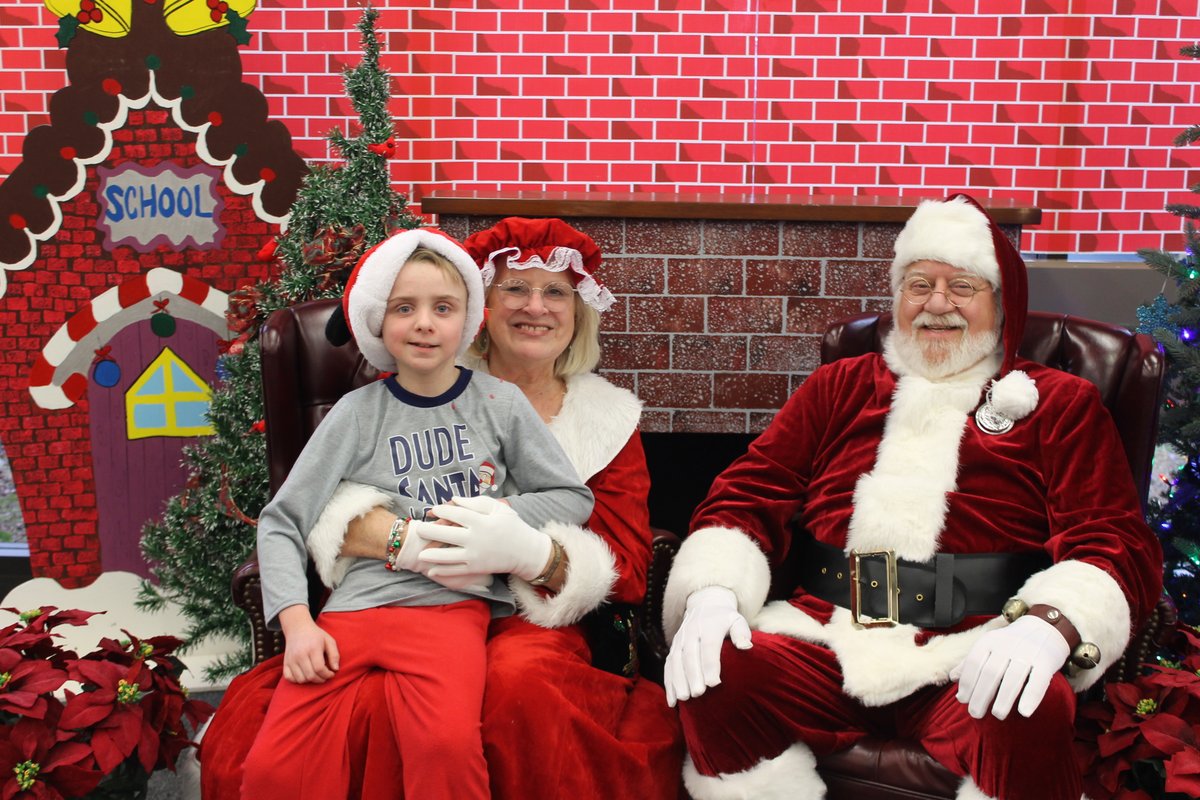 Smiles abound after an incredible week of festivities! Thanks to all of our hardworking teachers and staff for making this holiday season an unforgettable one! Happy Holidays! See more photos on our Spotlight on Special Education blog: aiu3.net/site/Default.a…