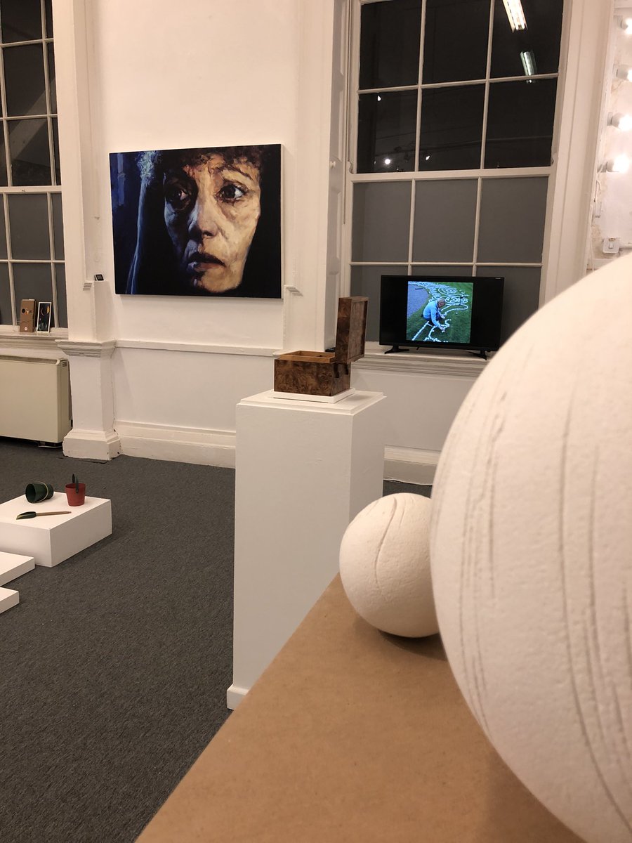 lost_lace's tweet photo. Great to see references to #lostlace included in the slideshow that accompanies #OlivierCornetGallery’s 10-year anniversary group show. There are two works by @McConnonMiriam in this exhibition. Come see them. Here are some notes about ‘Hiding the thorns’
https://t.co/TuRSLxJll2 https://t.co/lhmqxEDiC5
