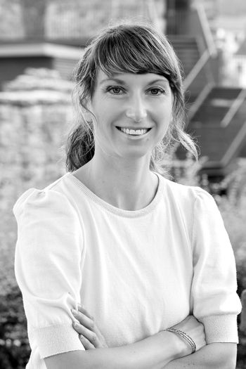 Wir präsentieren den Potcastgast aus dieser Woche: 
Regina Fichtner-Haben.
Sie spricht u.a. über Ihren Werdegang zur Lehrerin für Performance und Physical Theatre (und vieles mehr) und ihre Verbindung zur JGU.
Viel Spaß beim hören.