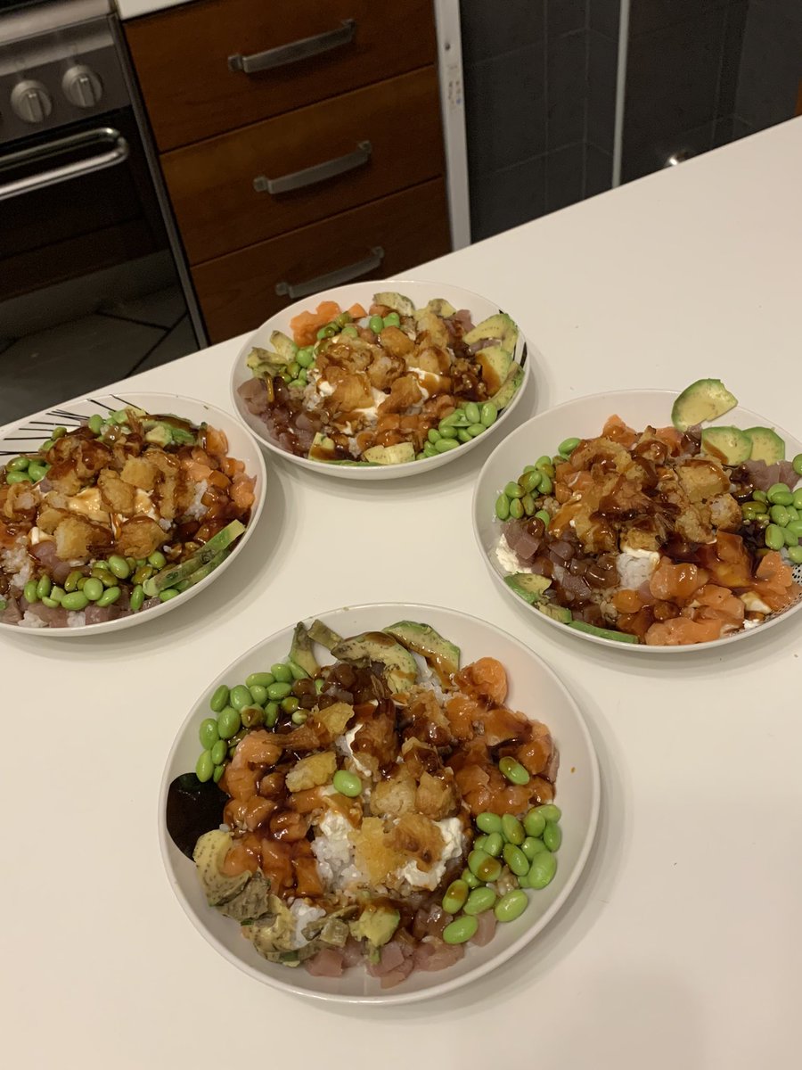 ROMOOD_'s tweet image. #homemade poke was dely 🤤

#foodporn #food #italianfood #italy #Napoli #poke #sushi #thursday #dinner #22dicembre