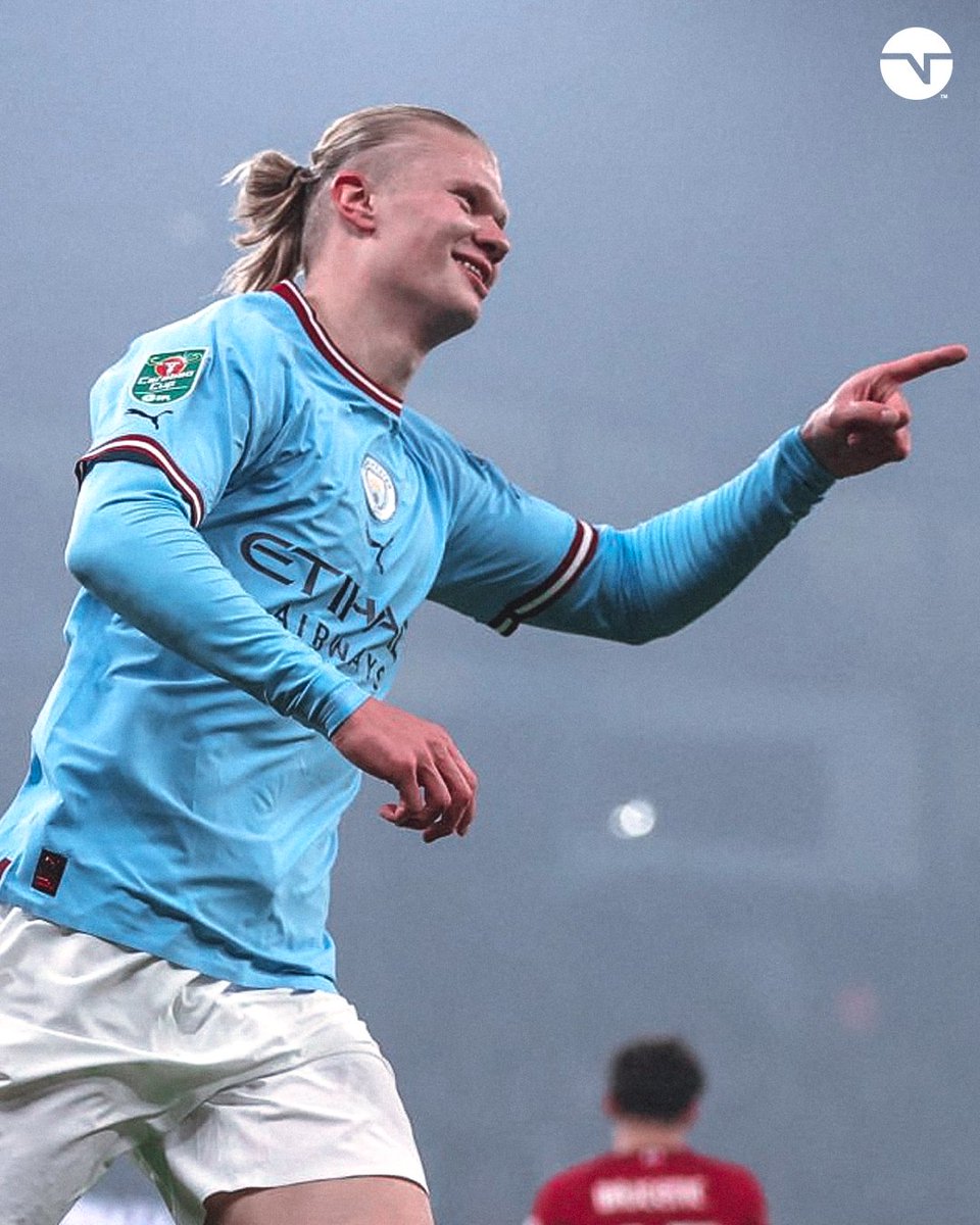 TNTSportsBR's tweet photo. Haaland (por enquanto) com a camisa do Manchester City:

😱 24 gols em 19 jogos
🔥 Hat-trick em cima do United
⚽ Gol contra o Liverpool

SIMPLESMENTE IMPARÁVEL. 🇳🇴🧘🏼‍♂️ https://t.co/wayTgYroPF