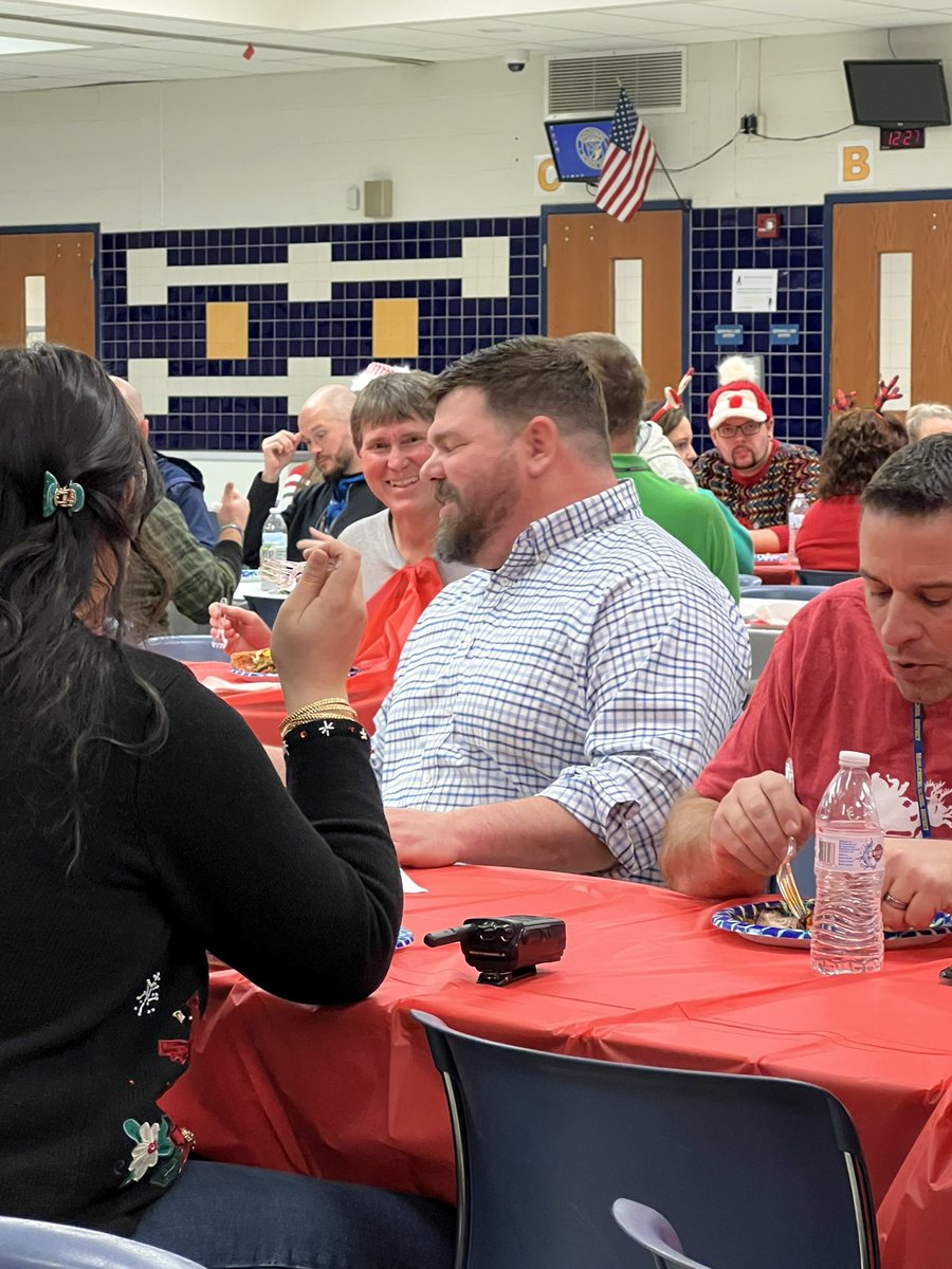 hausmanjennifer's tweet image. A beautiful staff pot luck lunch at MHS! It was great to share a meal together! #muhlpride @muhlsd @MuhlHighSchool