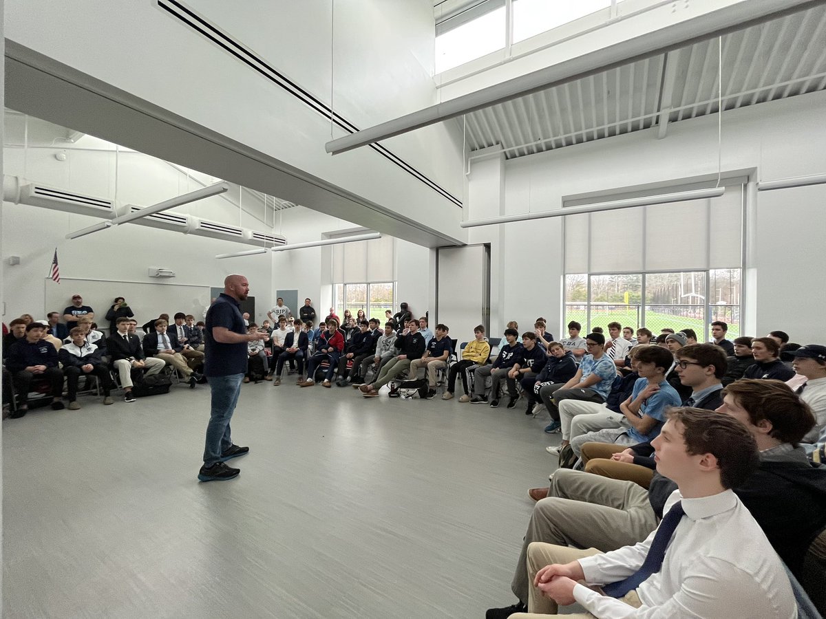 A Big Thank You to Sydney Olympic Medalist Tom Wilkins for taking the time to talk to swimmers from both teams after the meet today.  Great job Christian Brothers Academy.  Congrats on another win! Good Luck with your season! <a href="/CBASwimming/">CBA Swimming</a> <a href="/sjpathletics/">SJP Athletics</a>